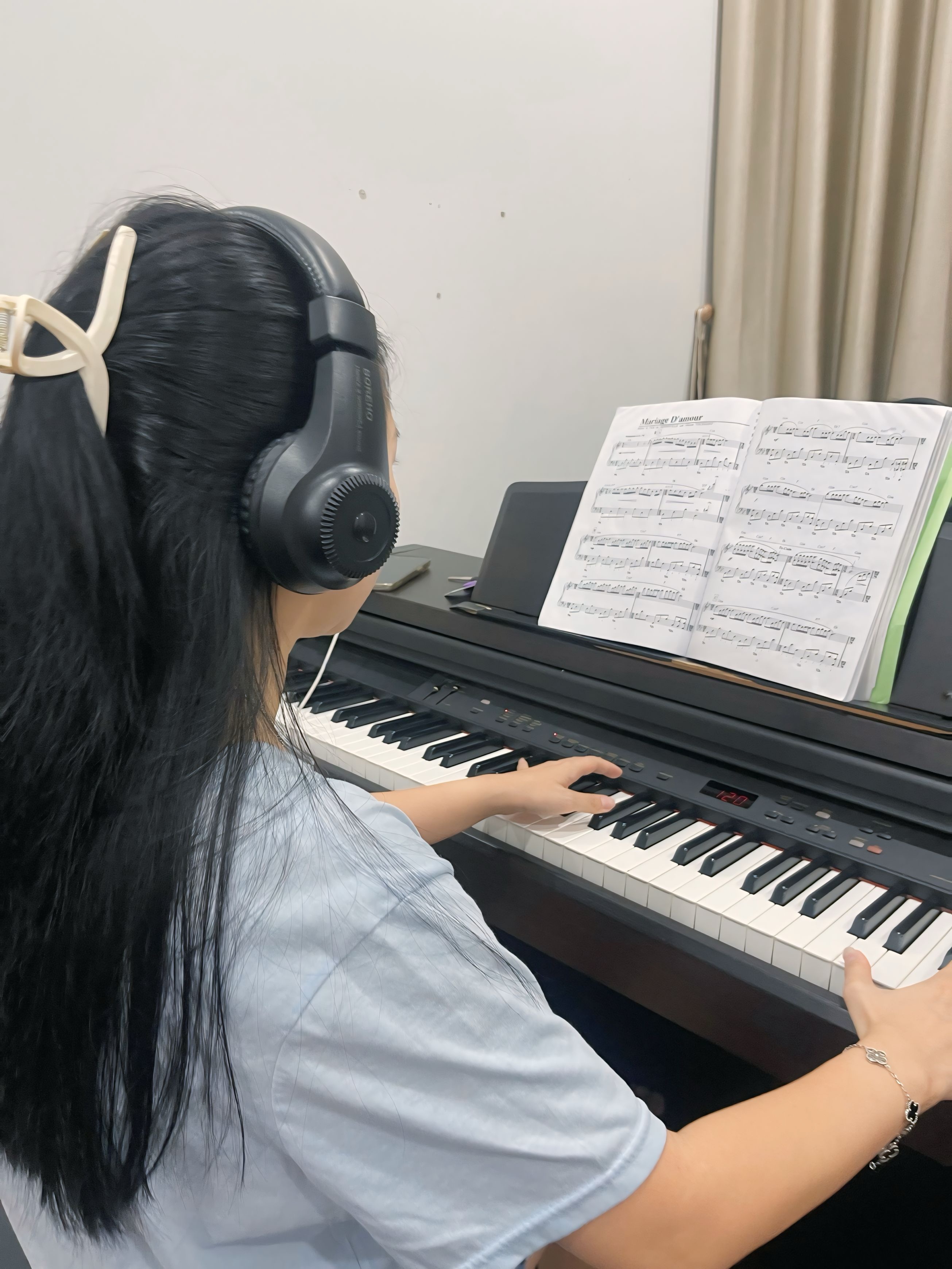 Vì sao nên cho trẻ học nhạc từ sớm? Góc nhìn từ quá trình đào tạo thực tế